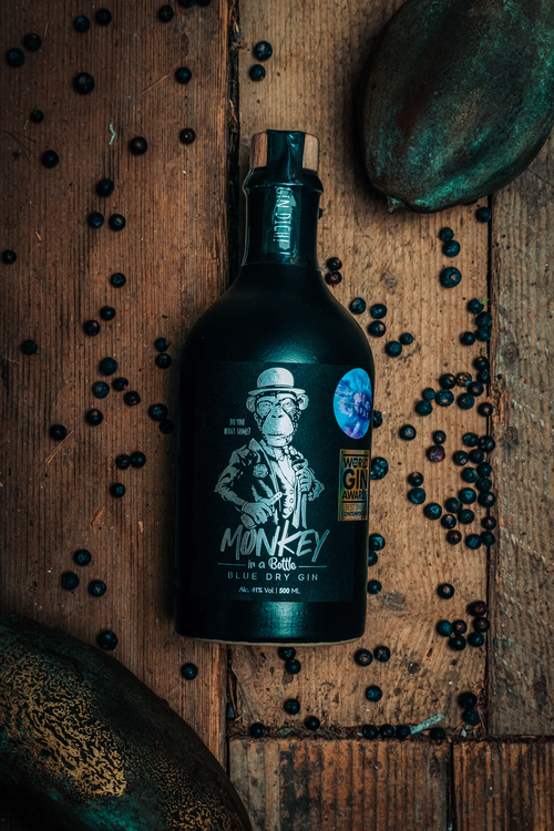 Monkey in a Bottle, Silber Edition
Blue Dry Gin
Distillery Aarau KLG